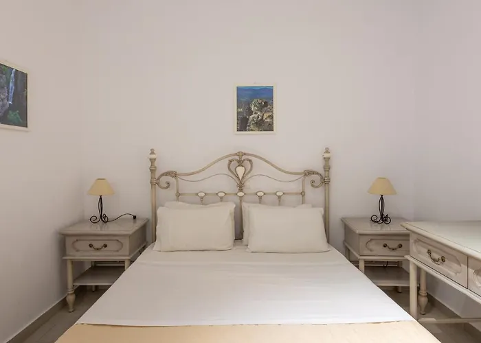 Maroulinas View Aparthotel